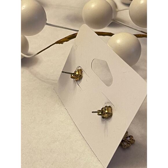 Vintage faux golden with faux pearl stud earrings - Picture 5 of 5